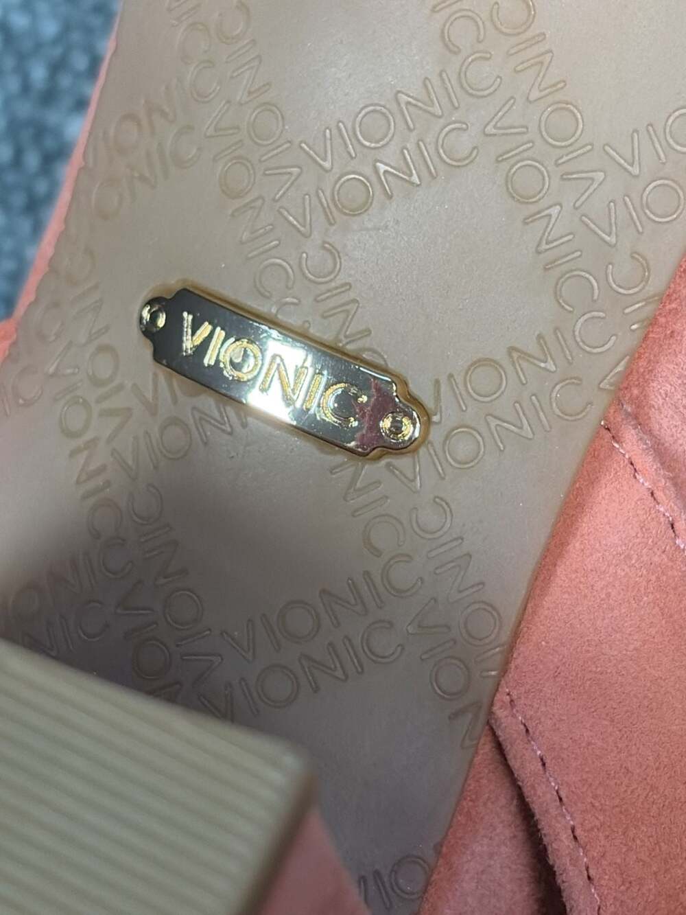 Vionic - Picture 9 of 9